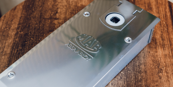 ¿Qué hace diferente al cierrapuertas de suelo Serie 7700 de Mab Ibérica?